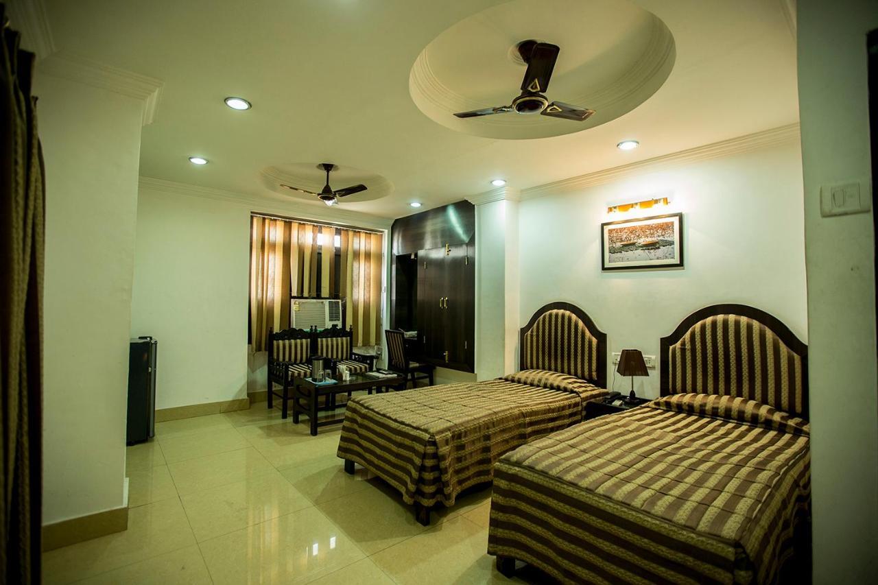 Deep Hotel Lucknow Eksteriør billede