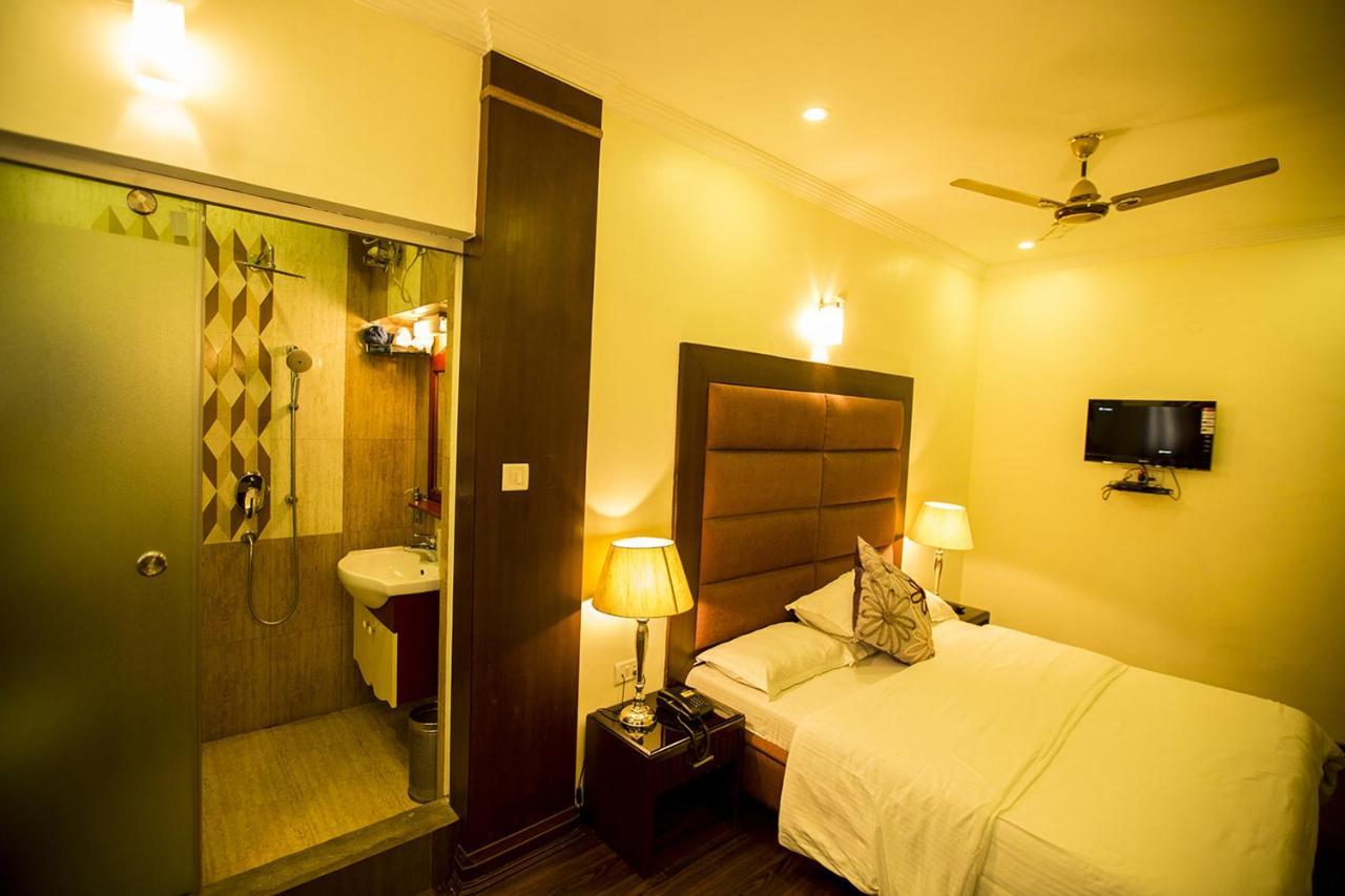 Deep Hotel Lucknow Eksteriør billede