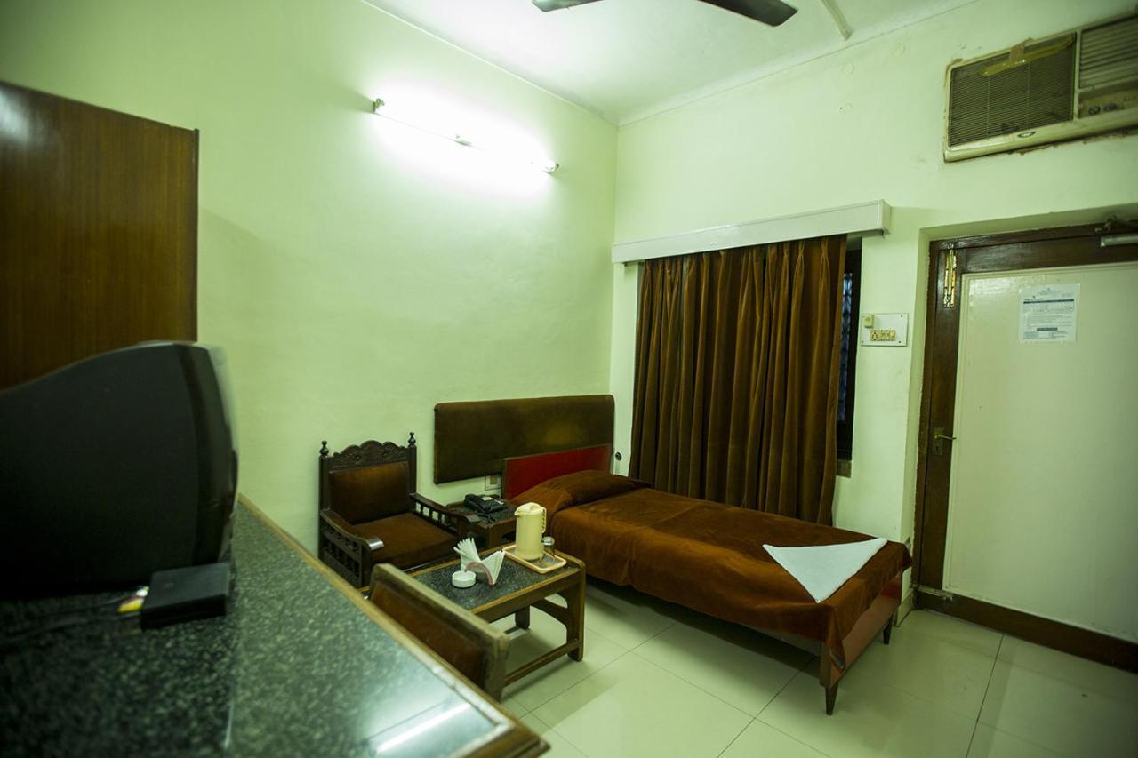 Deep Hotel Lucknow Eksteriør billede